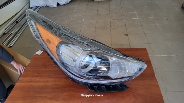 Купити 92102G5040 Hyundai/Kia Фара правая
