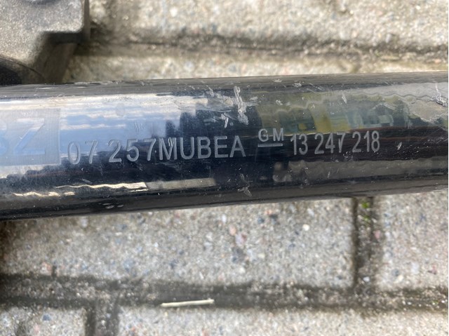 Купити 13247218 Opel Піввісь права