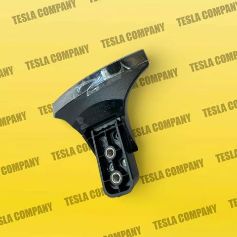 Купити 104788400D Tesla Емблема решітки радіатора