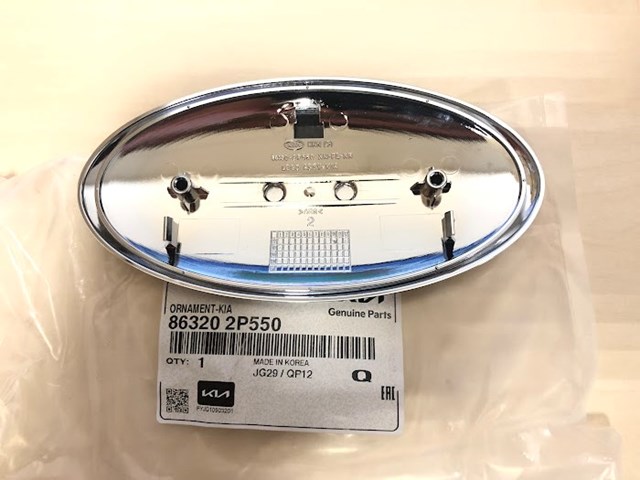 Фірмовий значок на кришку багажника Hyundai/Kia 863202P550
