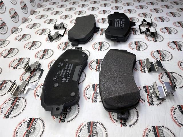 A000420930490 Mercedes Передні гальмівні колодки