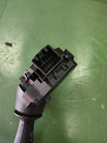 Перемикач підрульовий, правий Ford 8A6917A553AA ціна, від 19.52 USD