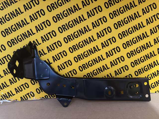 Купити KMV652240 Mazda Кронштейн кріплення крила переднього лівого, передній