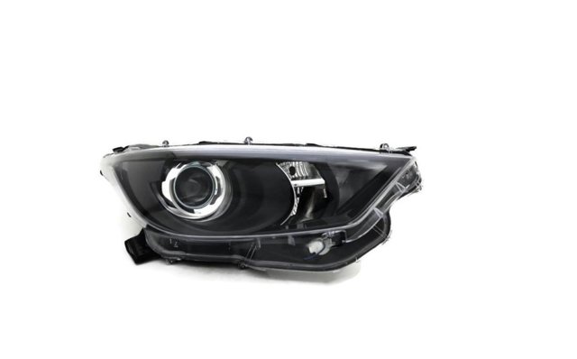 Фара передня права Toyota 81130K0060