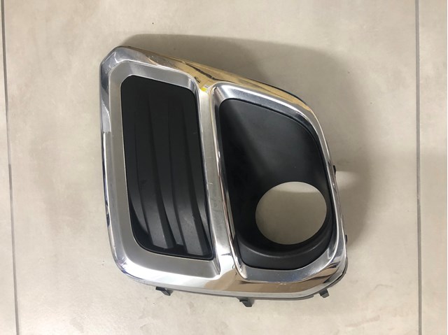 Купити 57731SJ060 Subaru Решітка переднього бампера, нижня