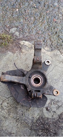 Цапфа поворотна ліва Fiat/Alfa/Lancia 9403646938