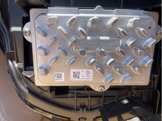 KT4Z13008BB Ford Фара дальнього світла в зборі
