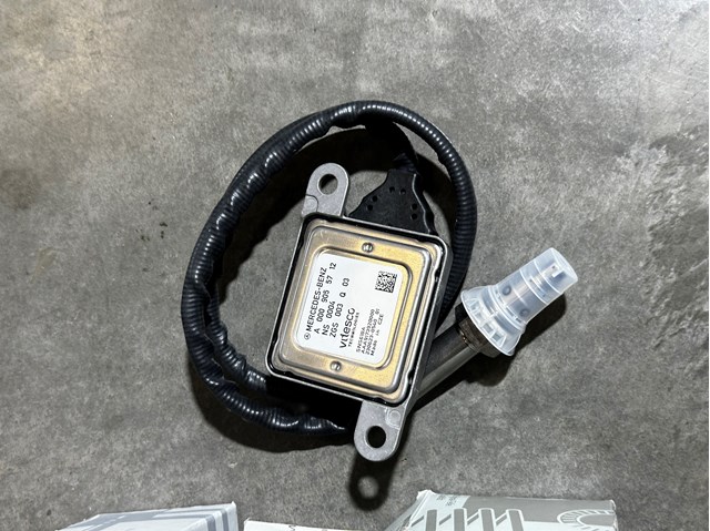  Mercedes A000905571287 ціна, від 175.03 USD