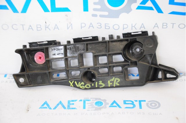 5214533060 Toyota Кронштейн бампера переднього, правий