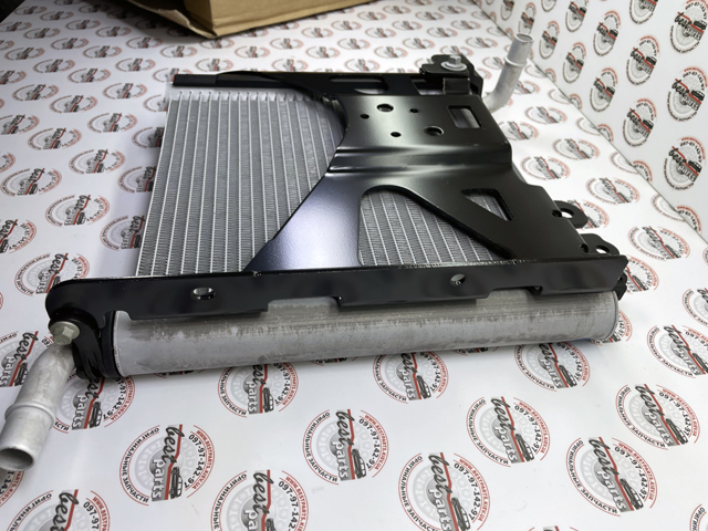 Купити LR181758 Land Rover 
