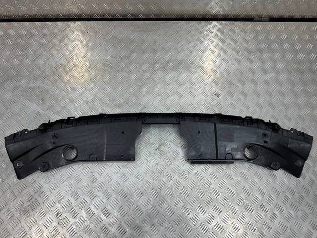 Накладка верхня передньої панелі/супорту радіатора Mazda KB8A50717D