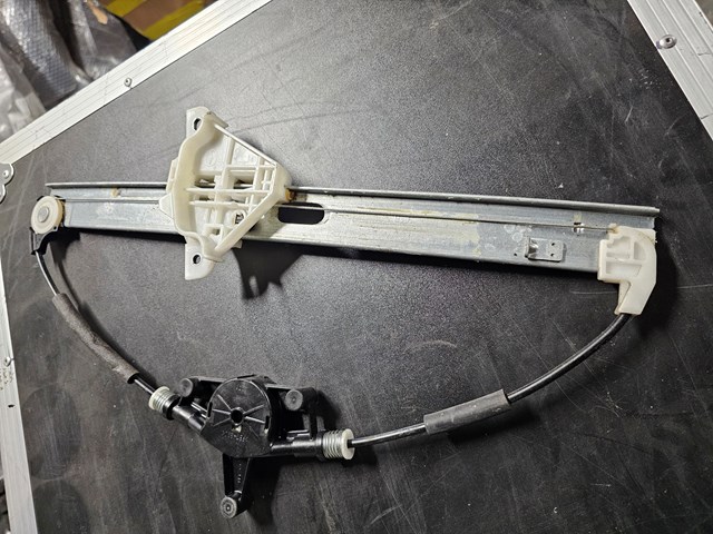 KB7W73590 Mazda Механізм стеклопод'емника двері задньої, лівої