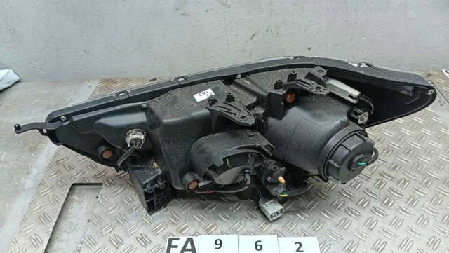 Фара права 8301B592 Mitsubishi