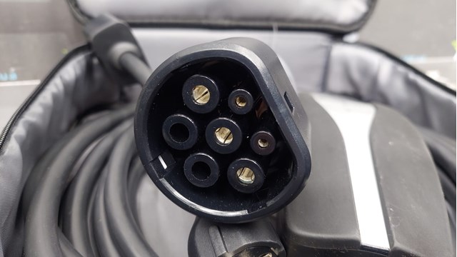 Купити 147906800C Tesla Кабель для заряджання електромобіля