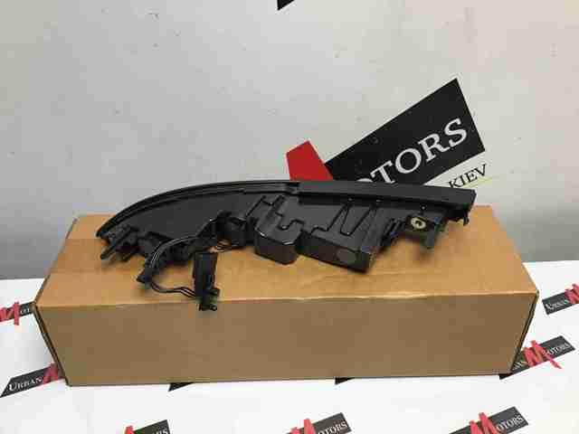 Купити LR166613 Land Rover Фара протитуманна задня, права