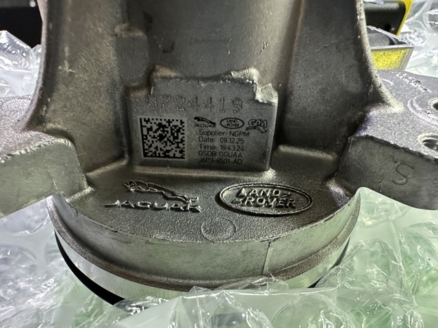 Помпа 104123463 Land Rover