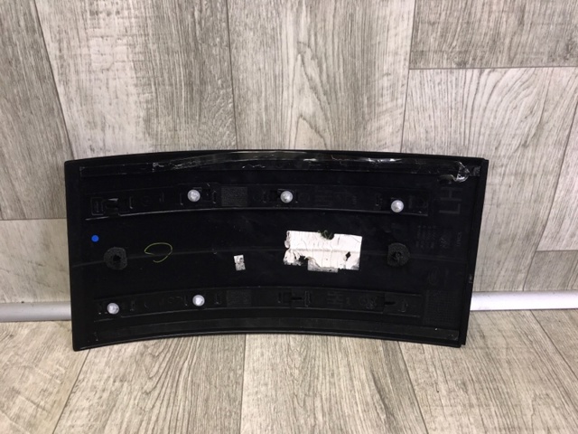 Молдинг передньої лівої двері Land Rover LR116775 ціна, від 124.31 USD