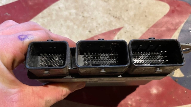 Електронний блок керування двигуном 237102611S Renault (RVI)
