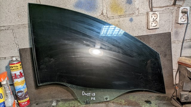 Скло передніх дверей, правою GS5651D302S FPS