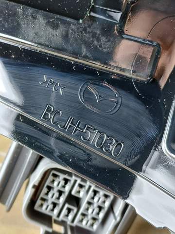 Основна фара - вставка Mazda BGVN51030 ціна, від 718.91 USD