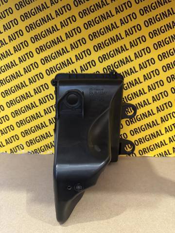 Корпус повітряного фільтра, нижня частина Mazda PAJ8133AY ціна, від 28.08 USD