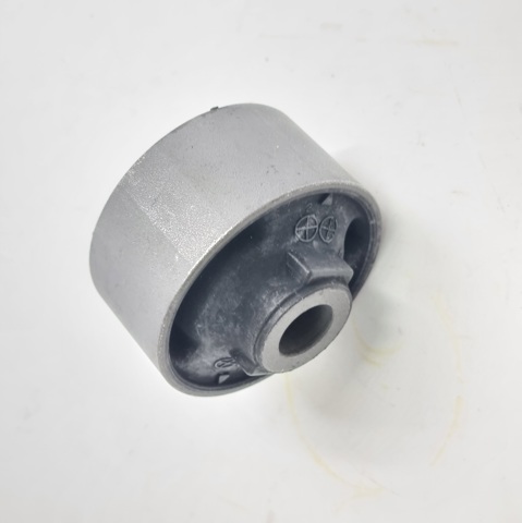 Сайлентблок переднього важеля 54570W000P Mitsubishi