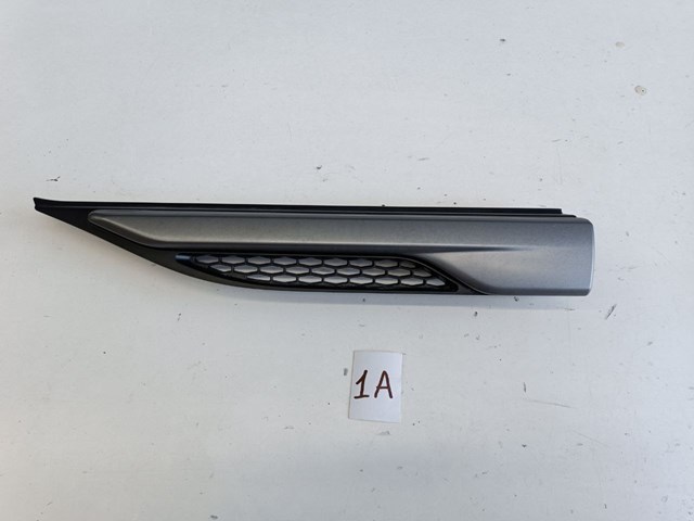 Молдинг переднього лівого крила Land Rover LR078363 ціна, від 35.91 USD