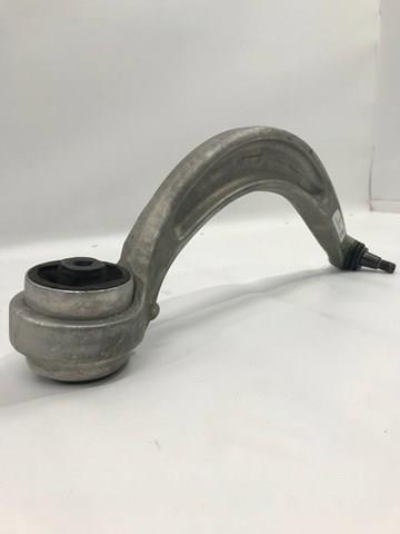 8W0407695A VAG Поперечний важіль