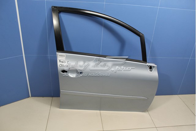 Купити Двері праві передні Toyota Auris UKP E15