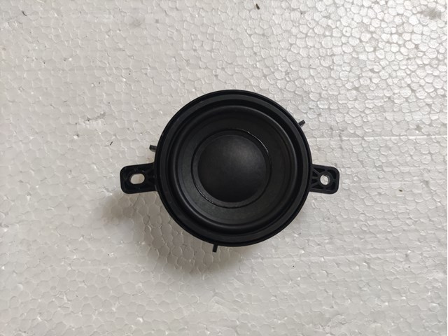 Купити 111889400A Tesla 