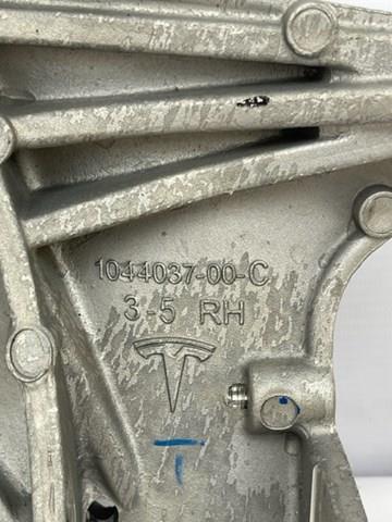 Стакан-амортизатора Tesla 104403700C ціна, від 9.67 USD