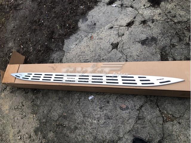 Купити A1676904702 Mercedes Накладка підніжки