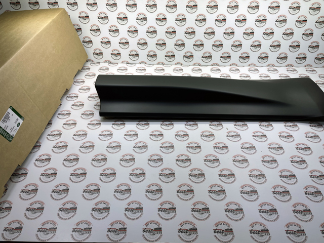 Купити LR044140 Land Rover Молдинг задніх правих дверей, нижній