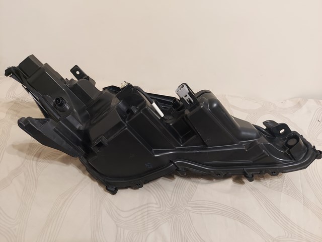 Купити 8111006G10 Toyota Права блок фара