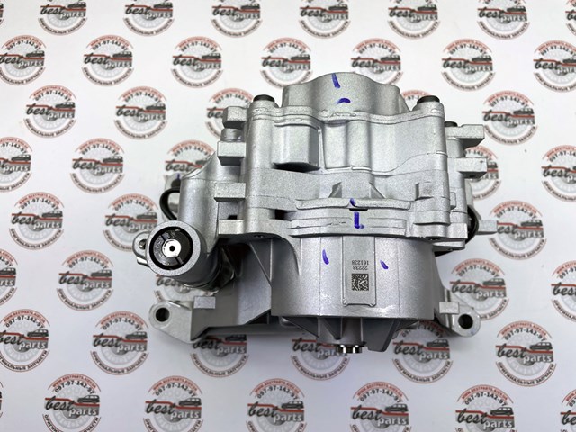 Масляний насос LR073679 Land Rover