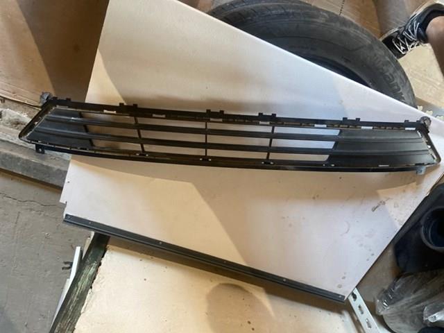 Купити KS7317B968B Ford Решітка переднього бампера, нижня