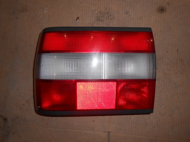 Задня ліва фара на Volvo 850  LS