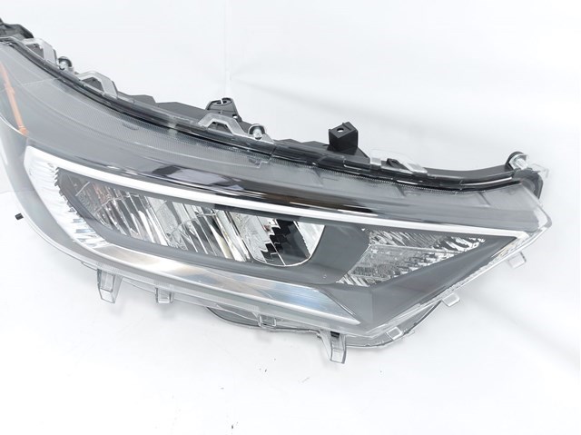 Фара права ZTY111392R Signeda