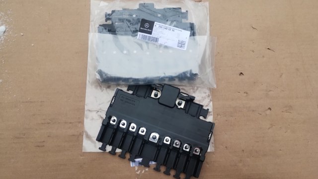  Mercedes A2065409236 ціна, від 70.30 USD
