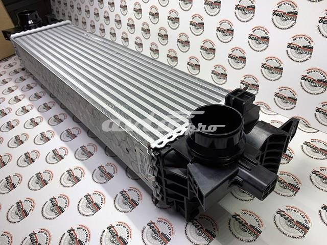 Купити 32249741 Volvo Радіатор интеркуллера