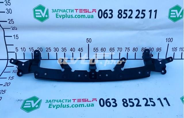 104702000F Tesla Кронштейн решітки радіатора