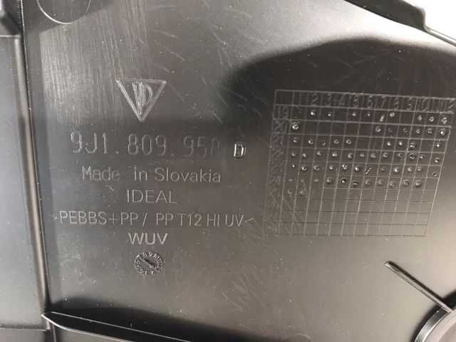 Підкрилок переднього крила, правий передній Porsche PAD809958B ціна, від 182.47 USD