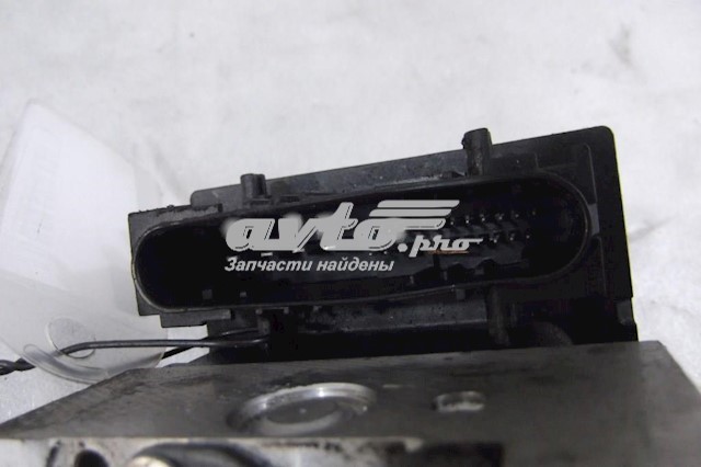  Блок АБС Toyota Camry 6