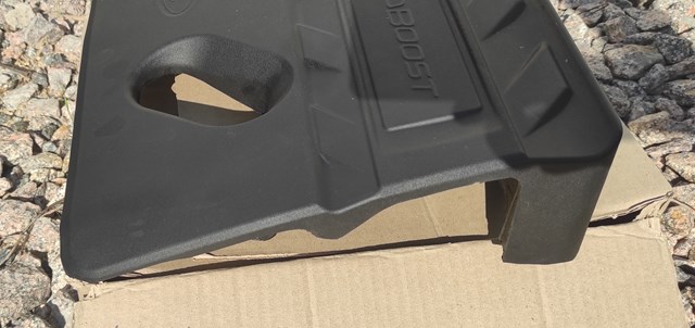 Кришка двигуна декоративна Ford JX6Z6A949B
