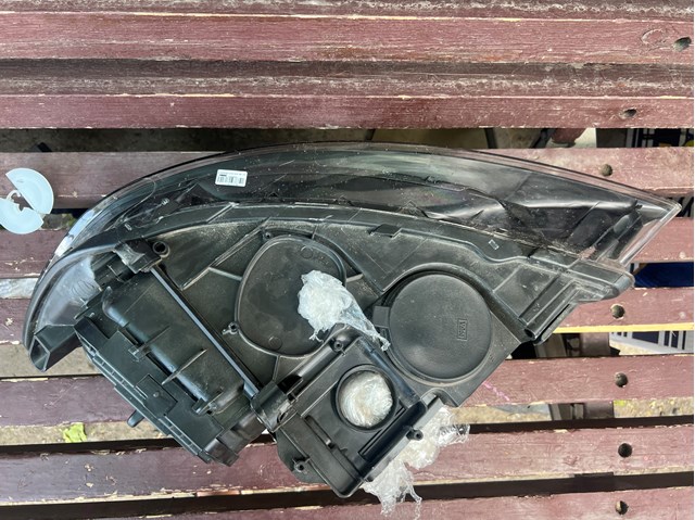 Фара права 4L0941004AD VAG