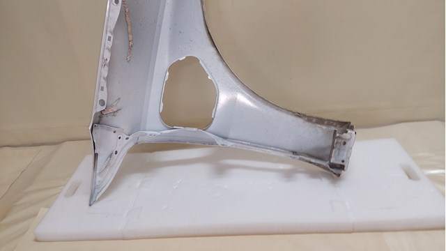 Бічна частина передня ліва VAG 4J3821103A