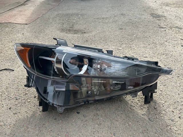 Фара передня права Mazda KL2J51031F ціна, від 228.05 USD