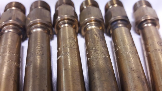 Паливні форсунки 437502047 Bosch