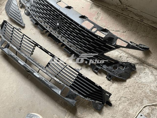 Решітка переднього бампера, центральна Peugeot/Citroen 98367683XT ціна, від 85.90 USD