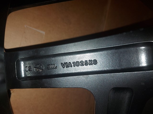 Купити LR167476 Land Rover 